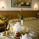 Galant Hotel 3*