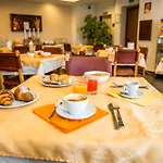 Galant Hotel 3*