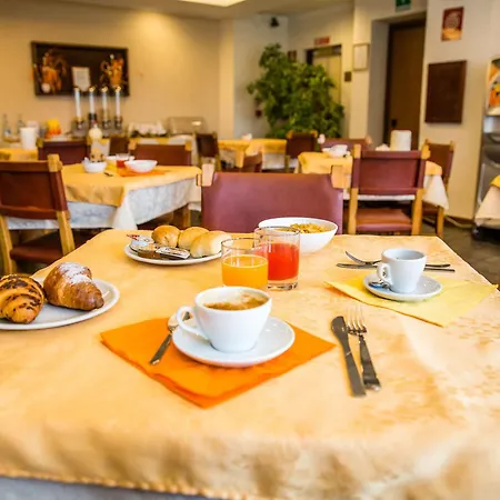 Galant Hotel 3*